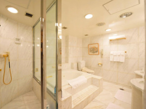 Отель Narita Tobu Hotel Airport