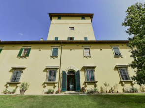 Residenza dEpoca Torre Dei Lari