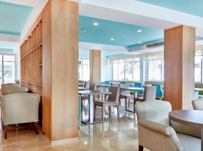 Universal Apartamentos Laguna Garden