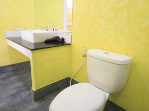 Ban Elephant Blanc Bungalow