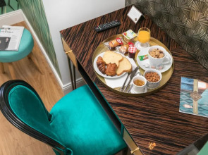 The Jay Hotel by HappyCulture