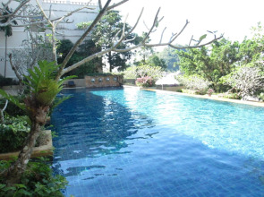 Pavilion Queen's Bay