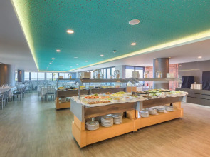 Four Views Monumental Lido