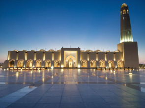 Magnum Hotel & Suites West Bay