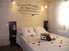 Terres de France - Hameaux des Marines