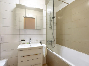 Emerald Downtown Suites