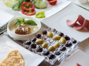 Elika Cave Suites & Spa