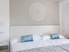 Hotel Serhs Oasis Park