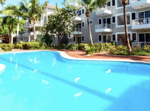 Tropicana Suites Deluxe Beach Club & Pool
