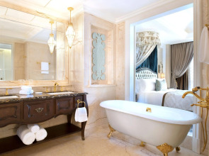 The Castle Hotel, a Luxury Collection Hotel, Dalian