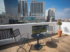 The White Orient Hotel