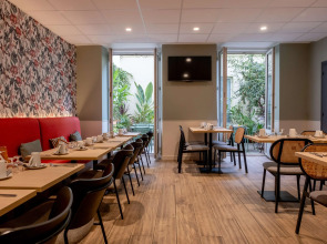 Kyriad Paris 10 - Canal Saint Martin - République