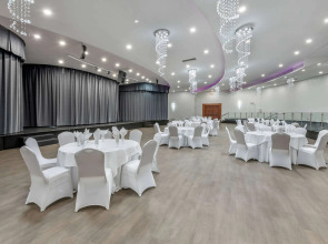 Ramada Plaza by Wyndham Marco Polo Beach Resort