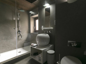 Shine Albayzín Hotel