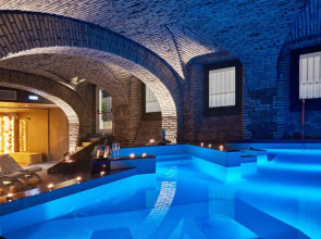 Отель The Building