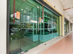 OYO 301 River Inn Hotel