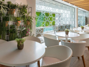 Catalonia Giralda Hotel