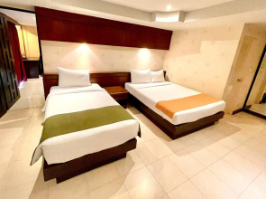 Отель Rayaburi Hotel Patong