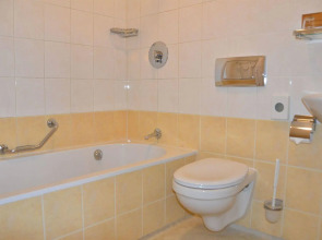 Joops City Centre Hotel