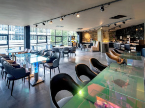 Diamond Capsule Hotel Amsterdam South