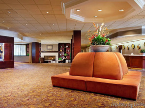 Anaheim Majestic Garden Hotel