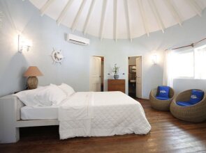 Nika Island Resort & Spa