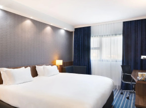 Holiday Inn Express Marseille Airport by IHG