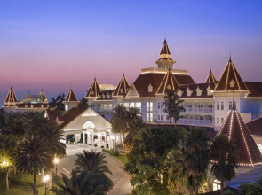 Hong Kong Disneyland Hotel
