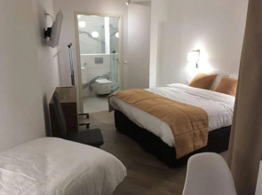 Отель Ferney République