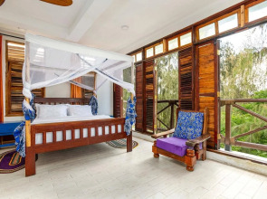 Asante Sana Beach Cottages