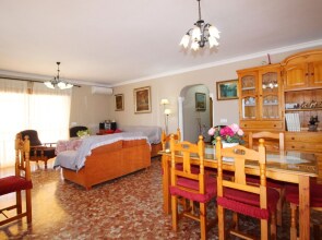 1090 Villa las Flores