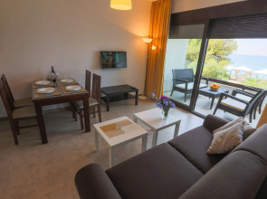 Apartments Kuce Lekovica snack bar- Bistro & Beach