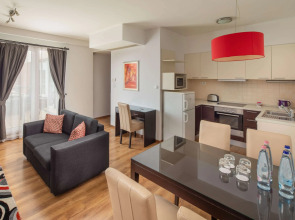 Escala Hotel & Suites