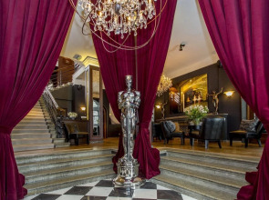 Hotel St. Petersbourg