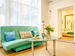 Апартаменты Счастье жить в центре Севастополя на ул. Большая Морская, д.41