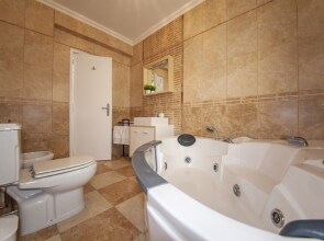 B17 - The Stunning Seaview Apartment