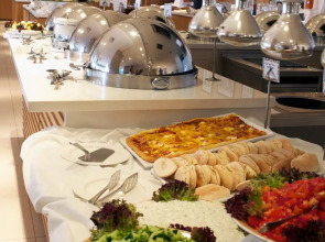 Napa Mermaid Hotel & Suites