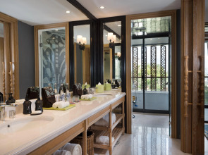 Отель Indigo Bali Seminyak Beach