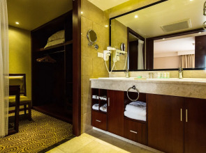 Huatian Chinagora Hotel