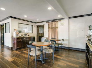 Quality Inn & Suites Dallas - Cityplace