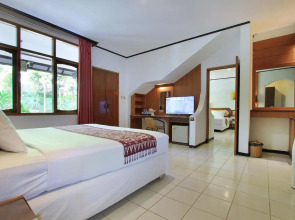 Puri Naga Beachfront Cottages