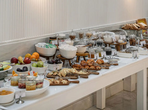 Avra City Boutique Hotel