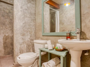 Отель Selina Cancun Laguna Hotel Zone