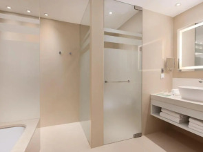 Pine Cliffs Ocean Suites, a Luxury Collection Resort & Spa