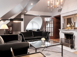 Schlosshotel Berlin By Patrick Hellmann