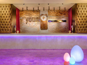 the youniQ Hotel