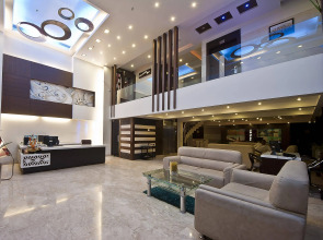 Hotel The Pearl - Newly Renovated in City Centre