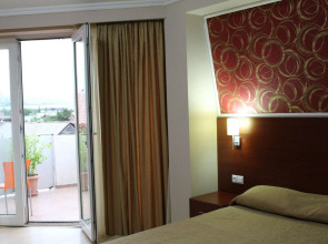 Армази Палас