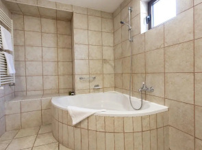 Hotel Opera by ZEUS International