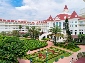 Hong Kong Disneyland Hotel